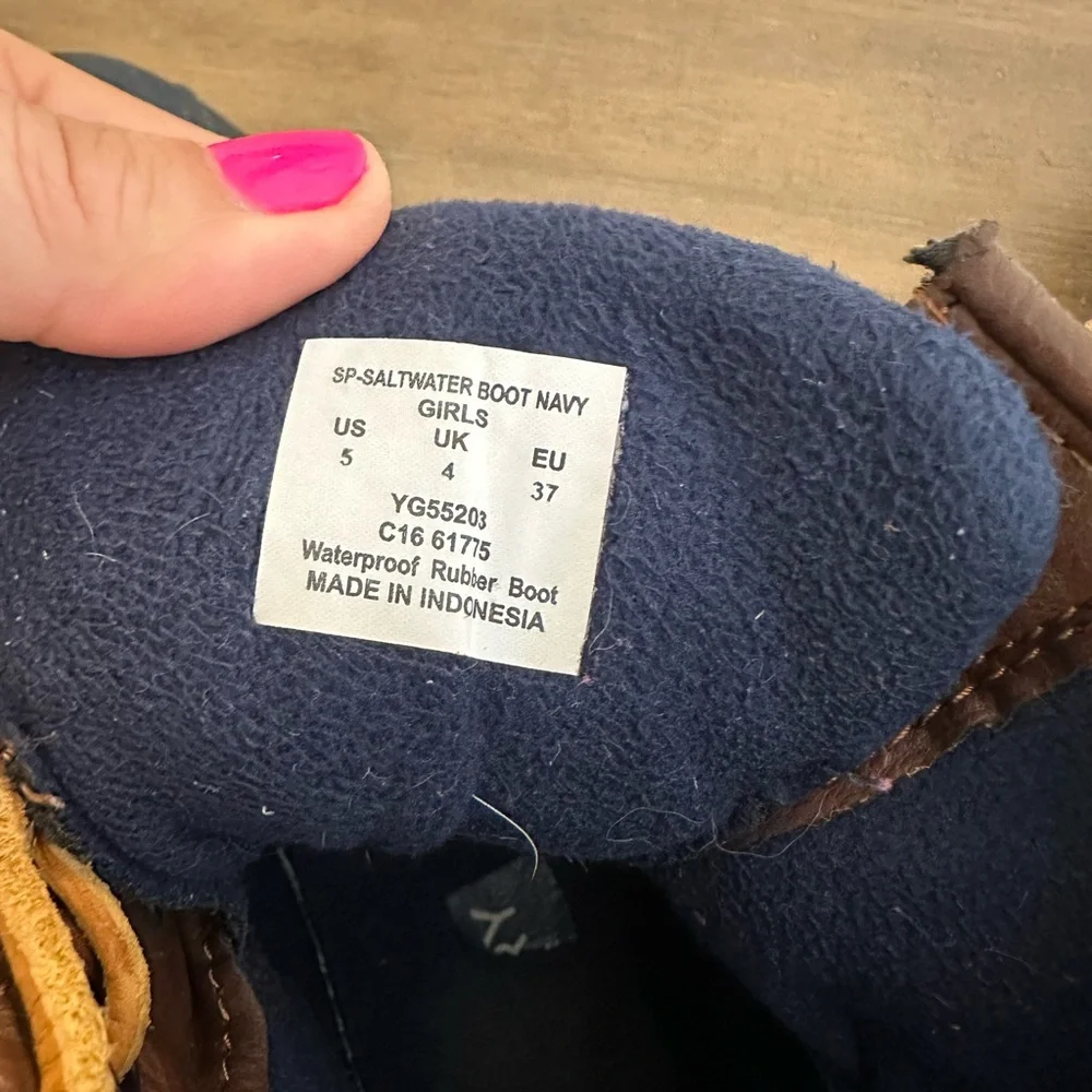 Sperry Saltwater Boot— Girls 5